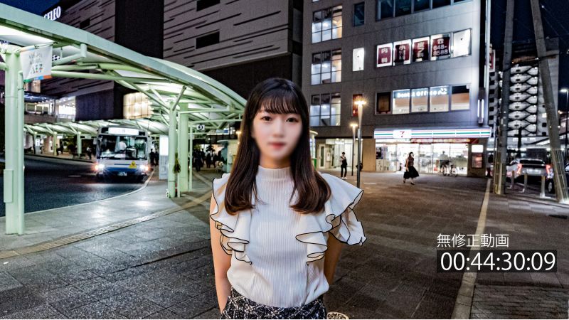 FC2-PPV-4118706 【白皙】 交友網站把上的並品。中出+口爆