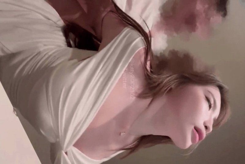 xb-1316 杏吧传媒 穿着性感纯白礼服在吸烟室和男友做爱-kitty