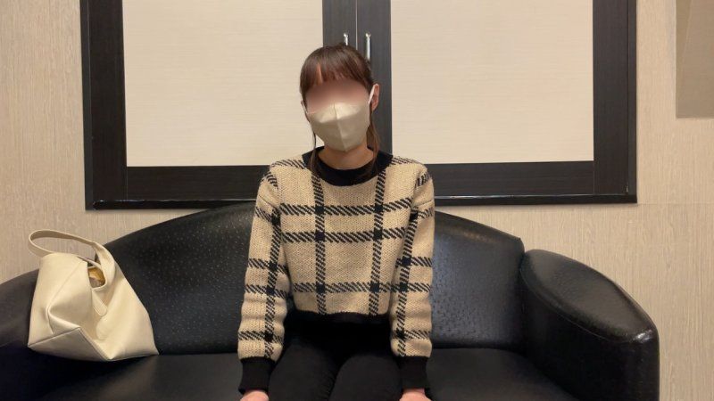 FC2-PPV-4568442 菁英大学生26岁。让拥有特殊经历的美女颤抖高潮，以打桩抽插的方式大量内射