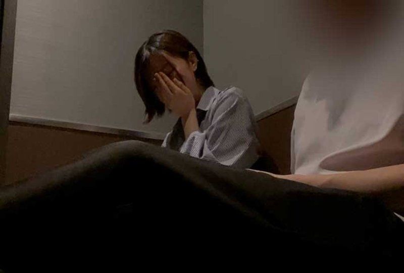 FC2-PPV-4597518 18歲排球隊女子人生初次看著堅挺肉棒打手槍口交