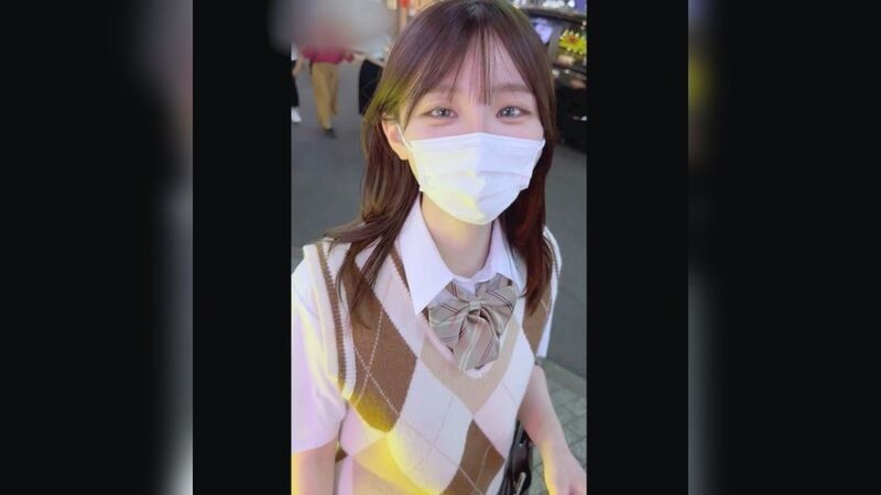 FC2-PPV-4756319 【過去最高出資】”被藝能經紀公司瘋狂挖掘”的超美型混血18歲少女，人生第一次無套中出。以制服姿態演出 90分鐘以上4K高畫質拍攝珍稀影像。
