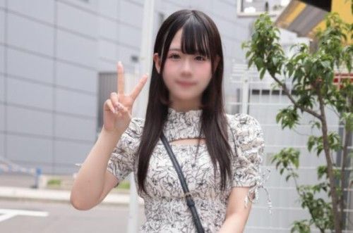 FC2-PPV-4773787 【初次拍攝】真的18歲經驗人數1人？皮膚白皙的現役女學生。因為某個理由而應徵拍攝，被巨根激烈地插入，將精液注入白虎淫穴